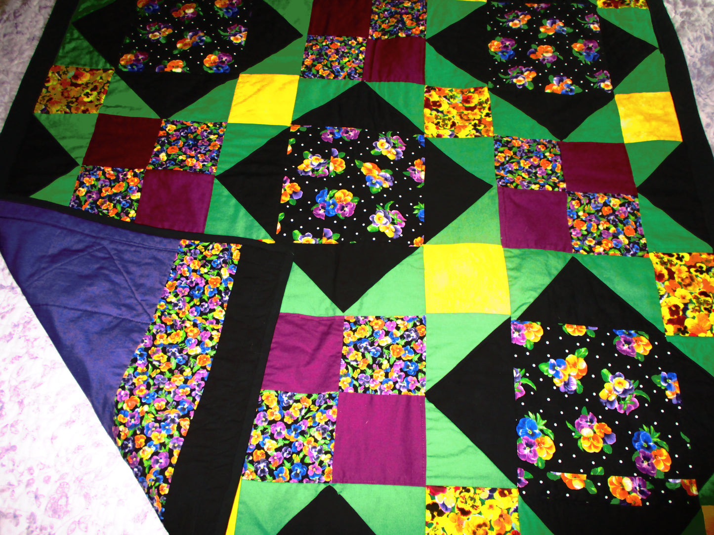 Pansy Lap Quilt Black
