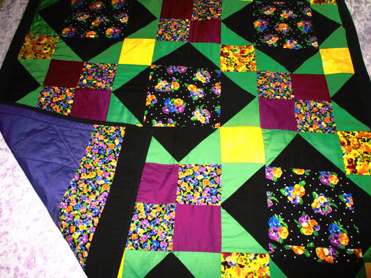 Pansy Lap Quilt Black